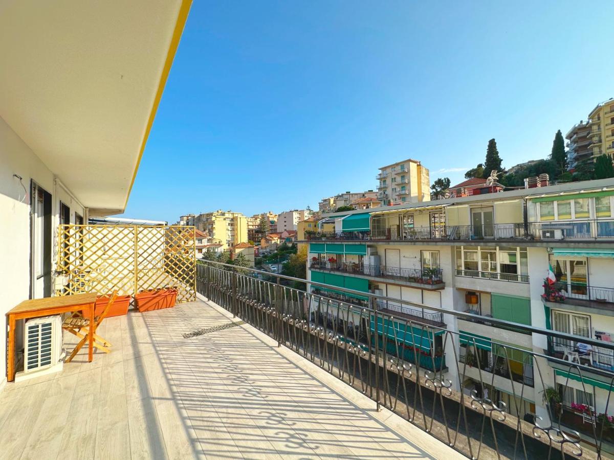 Wh - Cuore Home - Attico Monolocale Con Parcheggio Gratuito - 5 Minuti Dal Centro - Wifi Sanremo Eksteriør billede